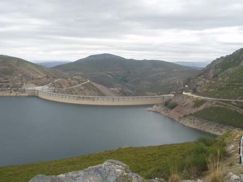 embalse de portas pared